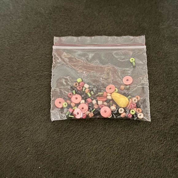 America & Beyond Purse Beaded - Picture 9 of 9